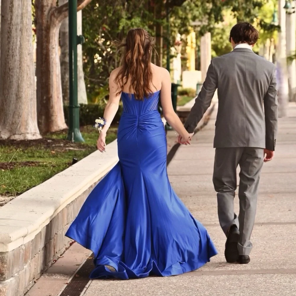 Elegant Blue Amarra Strapless Gown, with optional straps - Picture 2 of 7